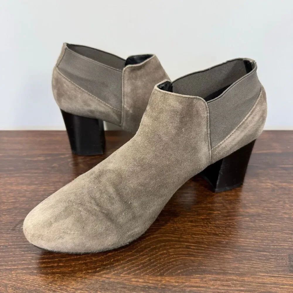 Van Eli Womenâs grayâleather suede 2.5â heel bootie size 8.5